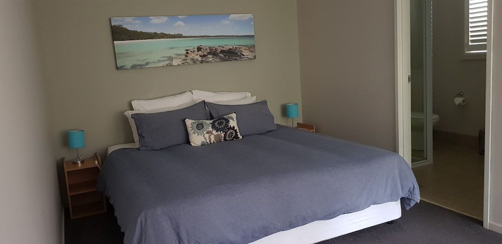 The Edgewater Bed & Breakfast 2