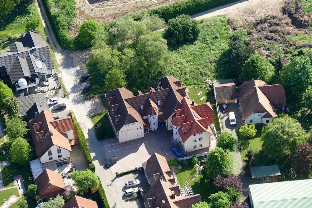 Landhaus Hotel Müller -1 estrelas em Ringheim