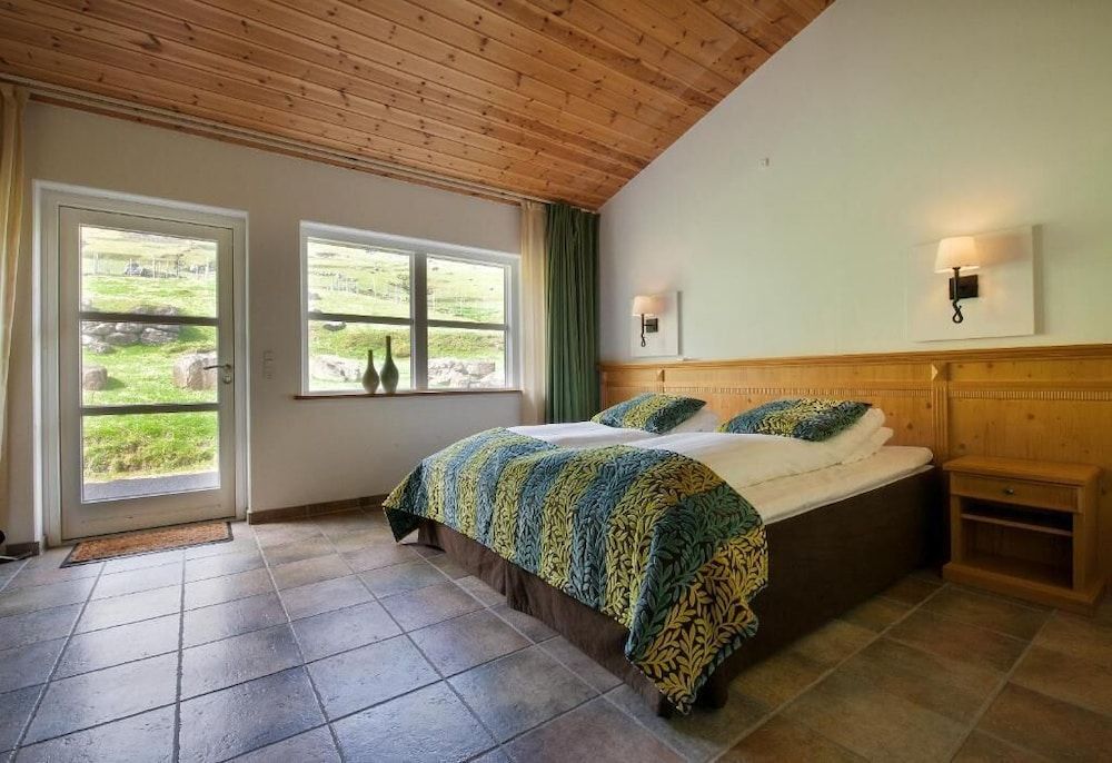 Gjaargardur Guesthouse Gjogv 2