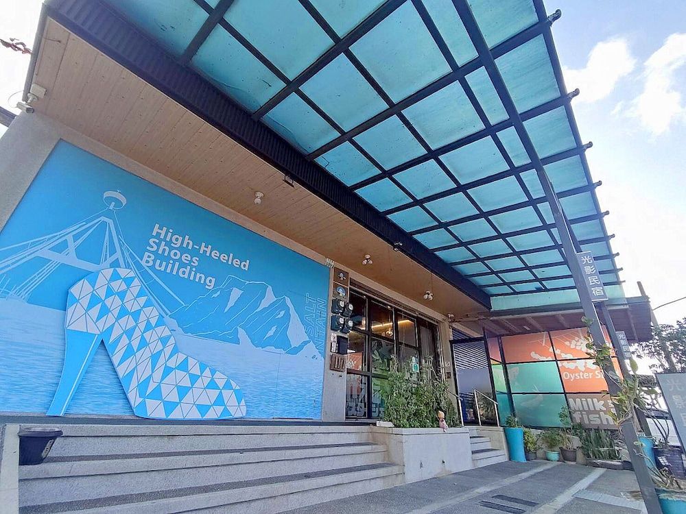 Light Shadow -1 étoiles à Budai