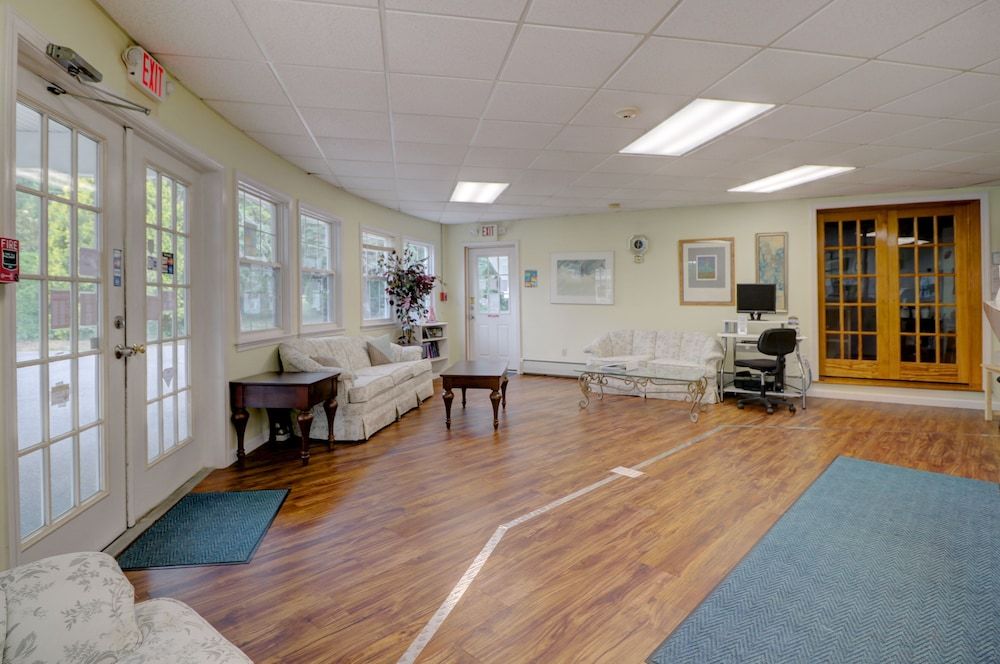 Hamilton Village Inn 2