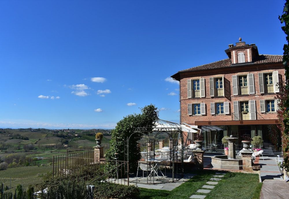 Villa Fontana Relais Suite & SPA -1 estrelas em Agliano Terme