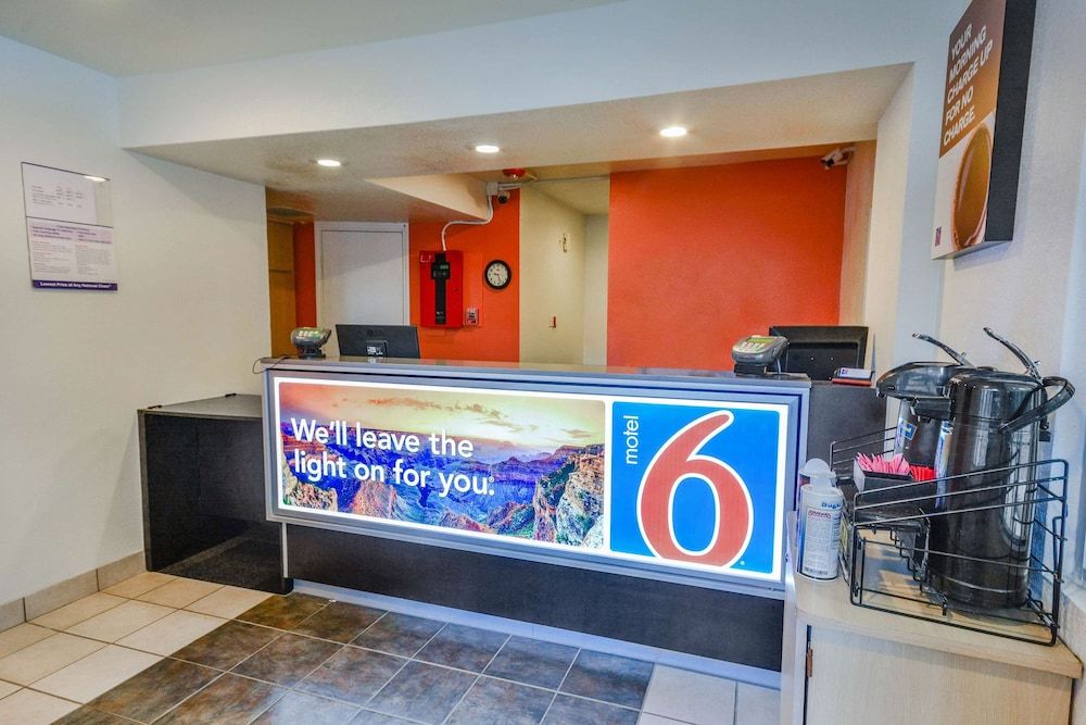 Motel 6 Huntsville, TX 2