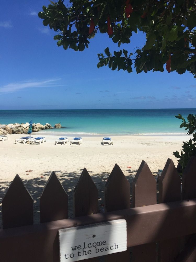 Buccaneer Beach Club 3 estrelas em Dickenson Bay