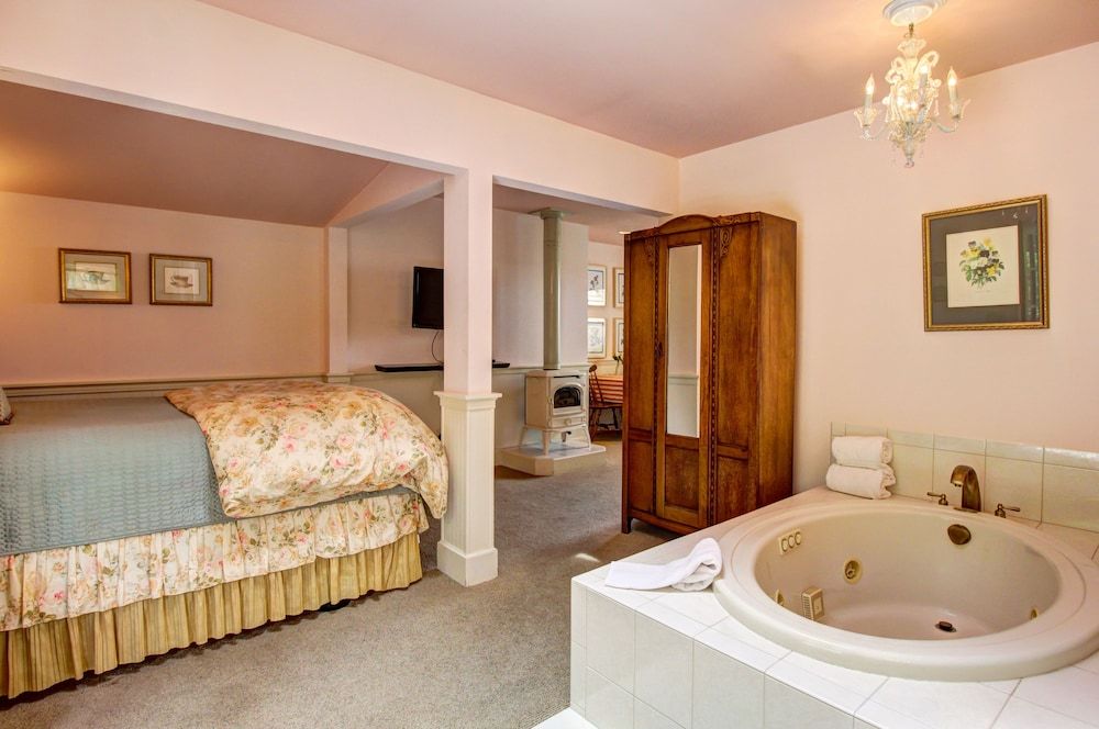 Country Cottage of Langley 2