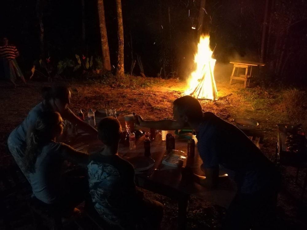 Vini Villa -1 stelle a Deniyaya