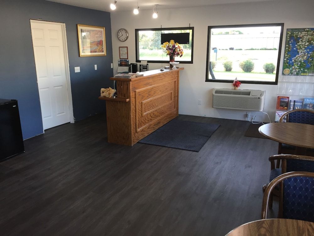 Travelodge by Wyndham Spirit Lake/Okoboji 2