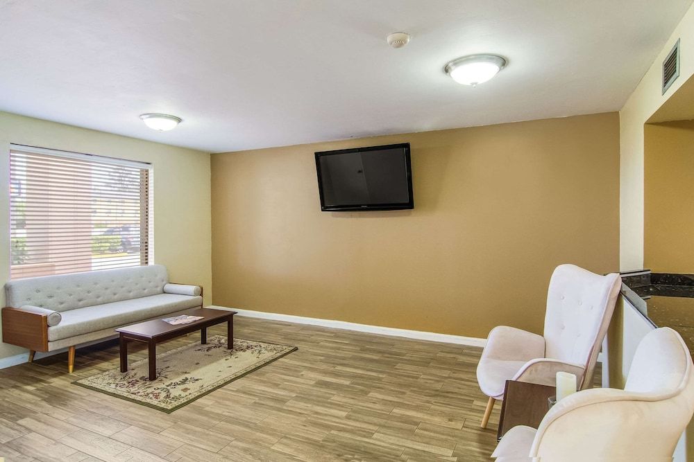 Suburban Extended Stay Hotel Kingsland 3
