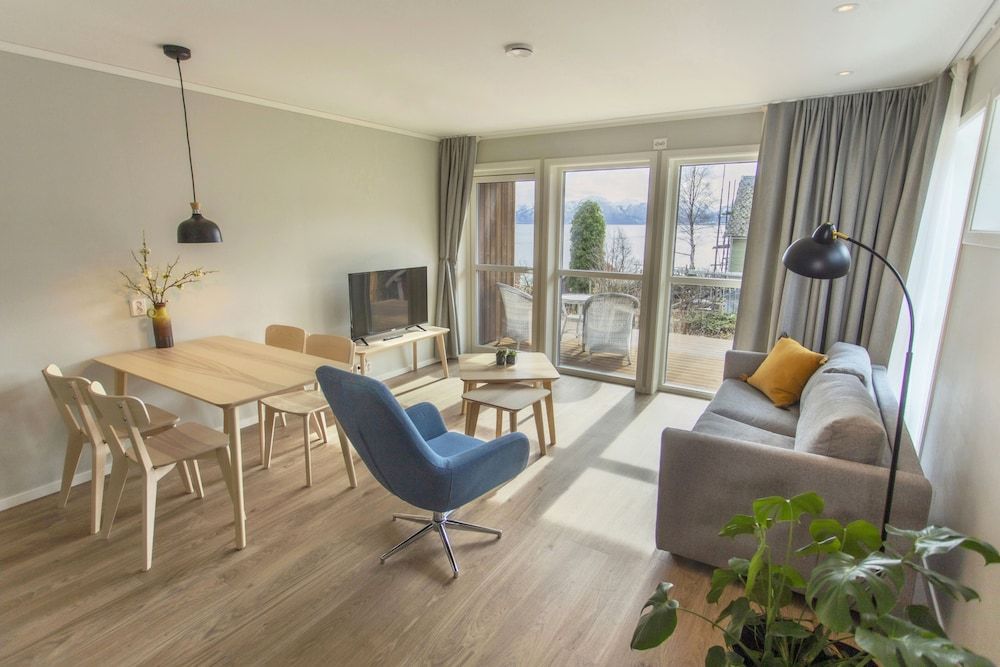 Lavik Fjord Hotell 2