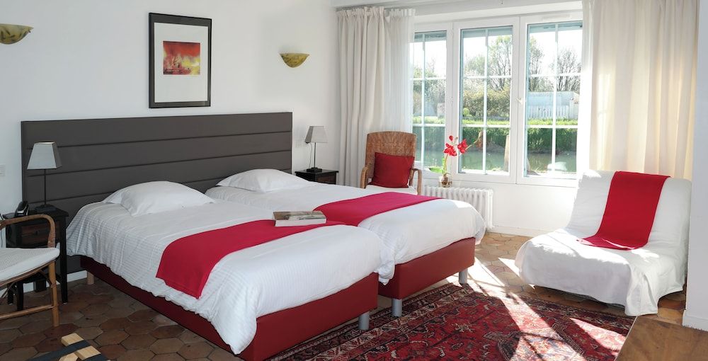 Hôtel au Marais 3 étoiles à Coulon