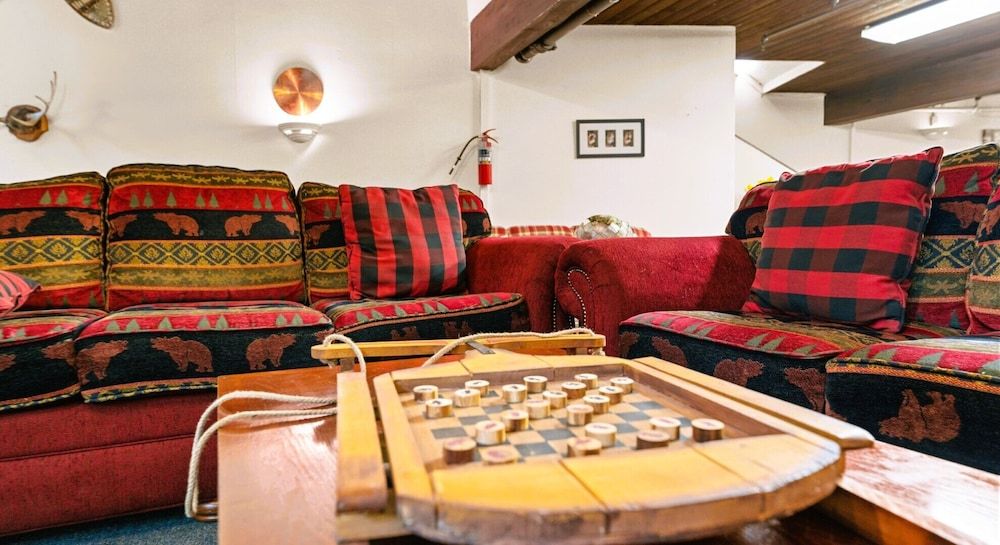 Evergreen Valley Inn by Coolvacay 2