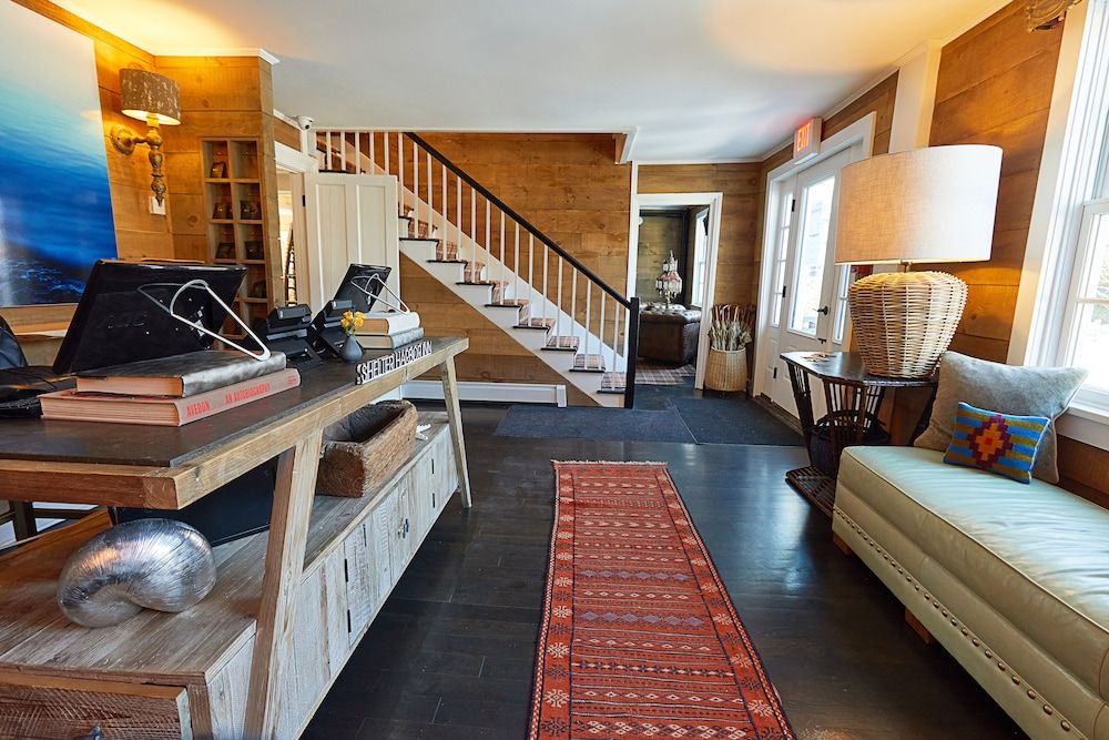 Shelter Harbor Inn 3