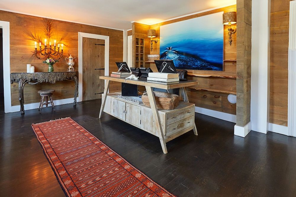 Shelter Harbor Inn 2