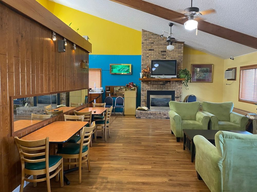 America's Stay Inn Stewartville 3