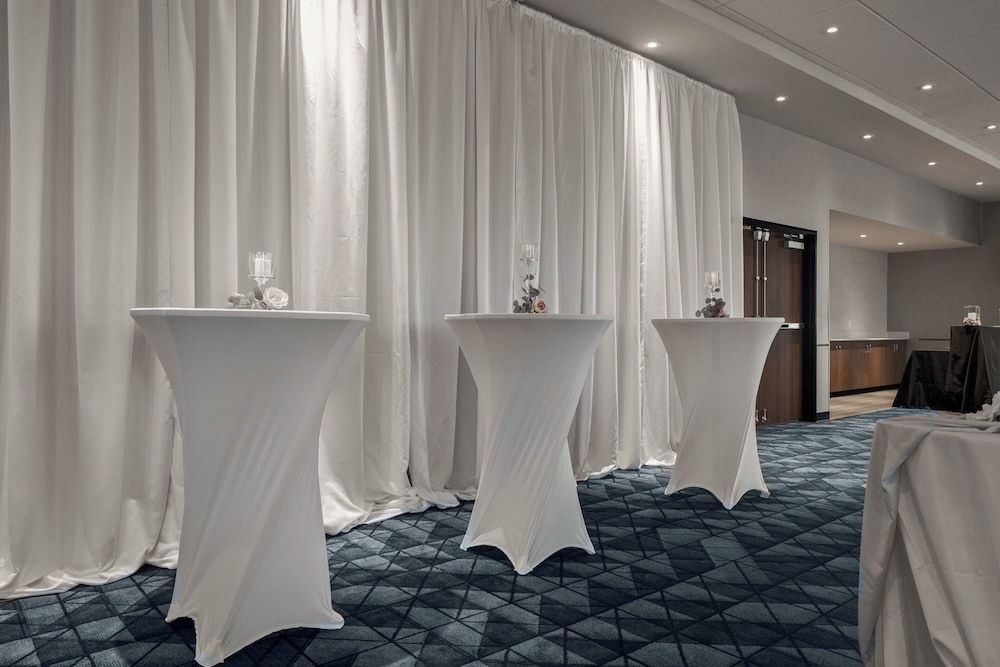 Courtyard By Marriott Jefferson City 3