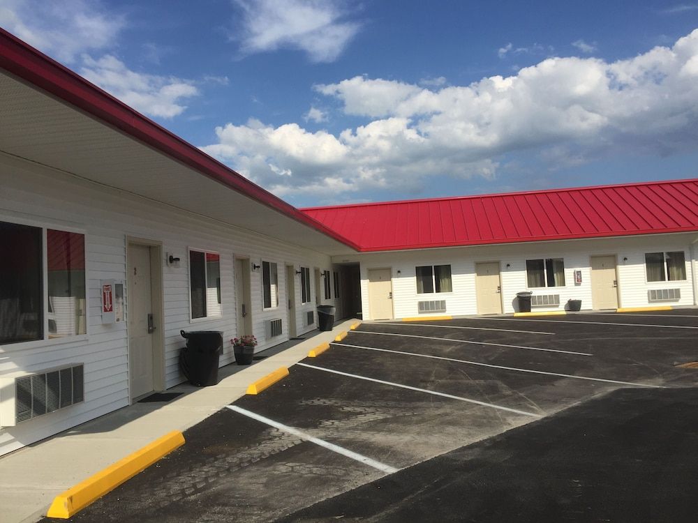 Apple Inn and Suites Cooperstown Area 2