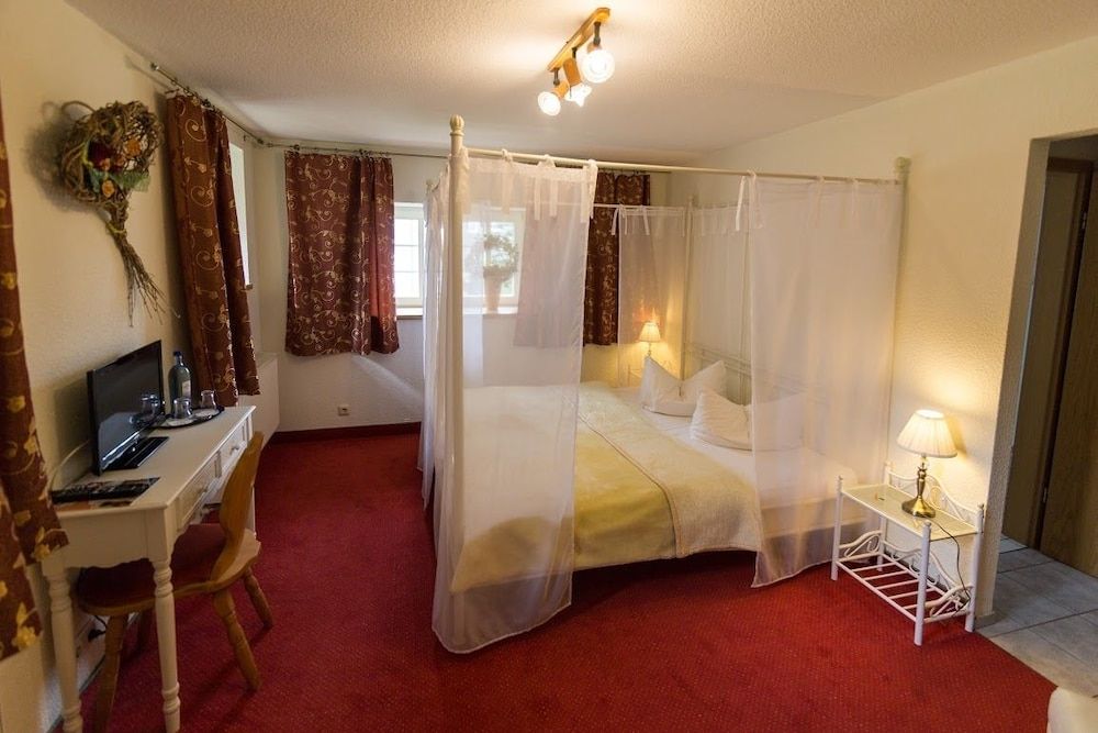 Romantik Hotel Zum Lindengarten 3