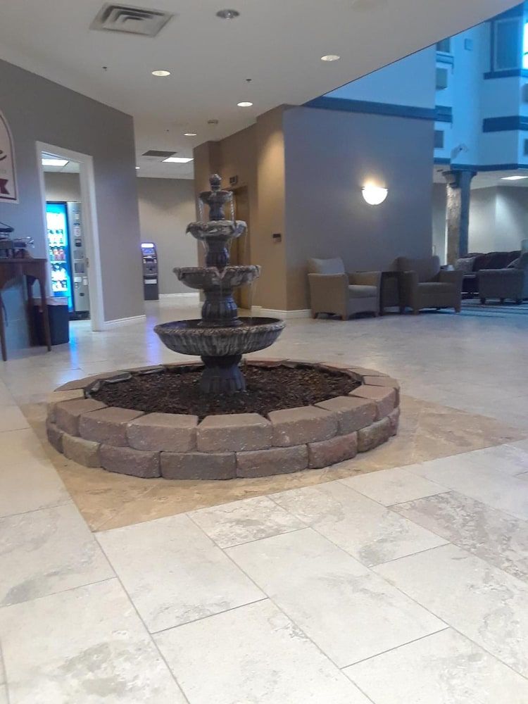 The Comstock Inn and Conference Center 2