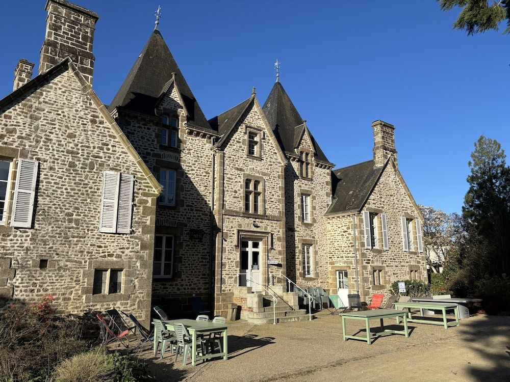 Château du Bourg -1 estrelas em Saint-Denis-de-Gastines