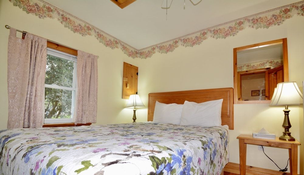 Dewar's Inn on the River 2