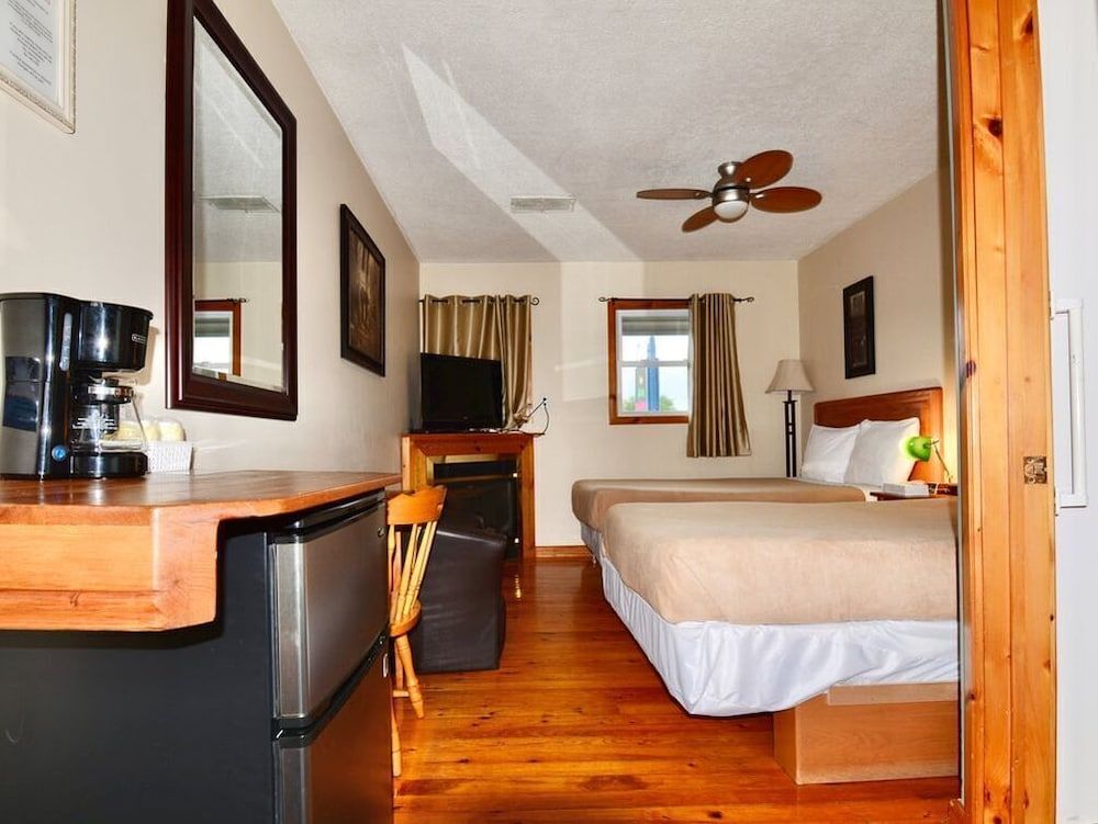 Dewar's Inn on the River 3