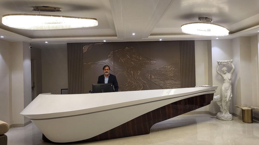 Kingdom Hotel 4 estrelas em Moga