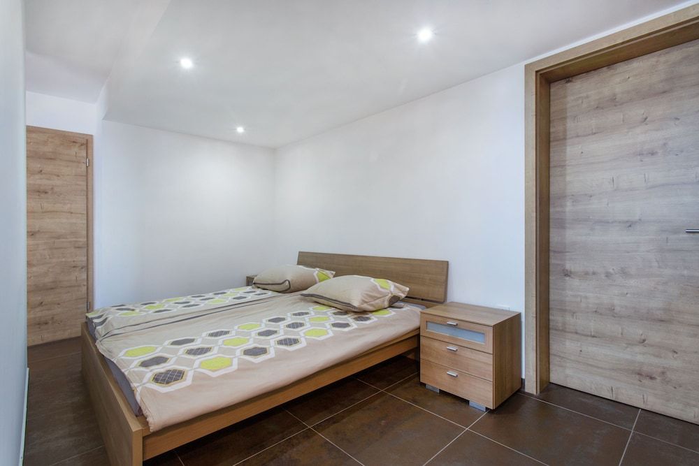 Domovoj Apartments And Rooms 2