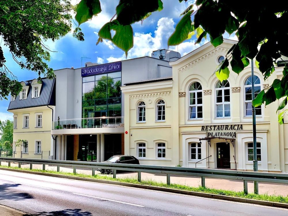 Nadodrzanski DwÔøΩr 3 estrelas em Nowa Sól