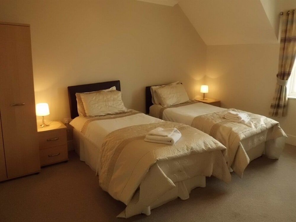 The Golden Lion Hotel 2