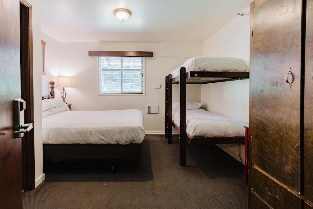 Crystal Mountain Hotels 2