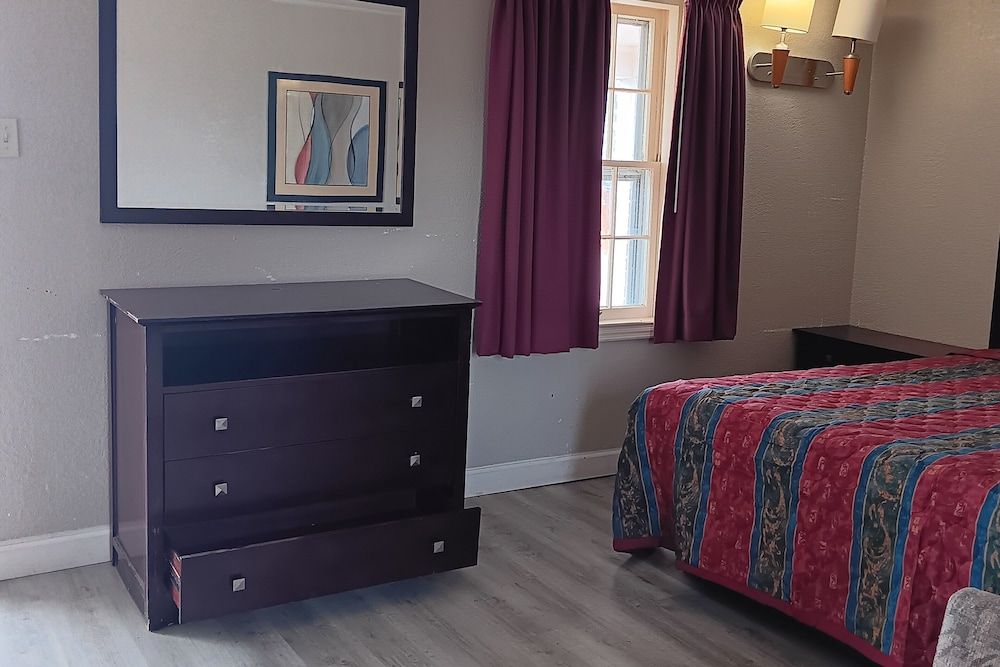 Sheldon's Motel by OYO Keysville Near Hwy 360 3