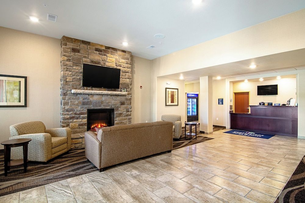 Cobblestone Hotel & Suites - Paxton 3