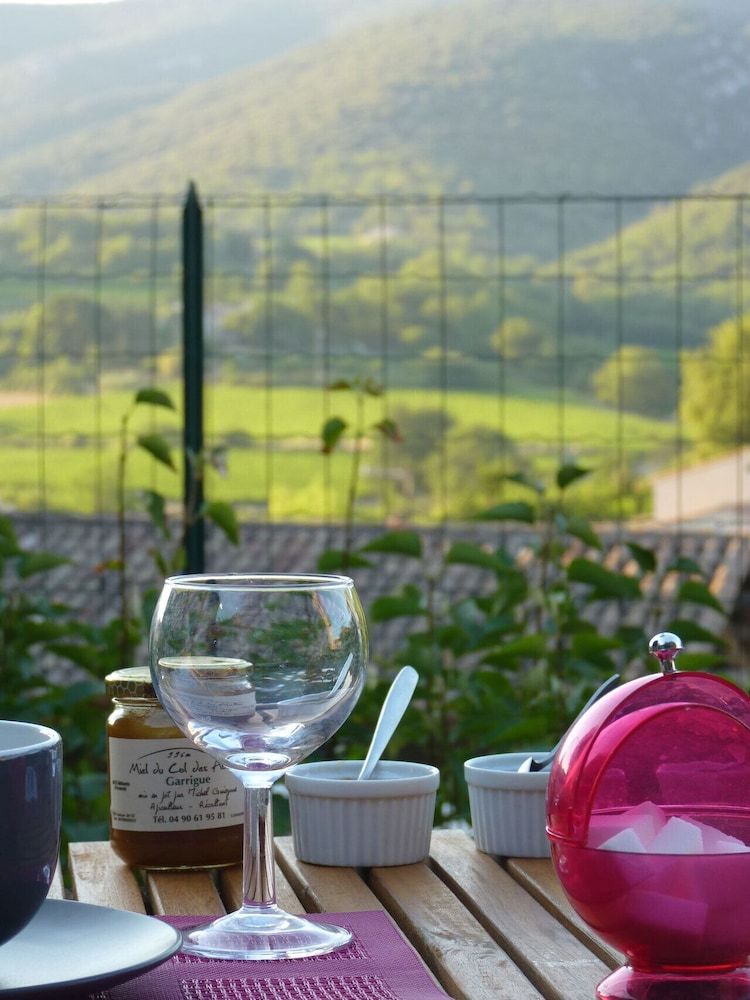 Face au Lavoir -1 estrelas em Méthamis