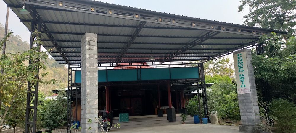 Penginapan Pendopo Kasih by ZUZU -1 estrelas em Pugeran