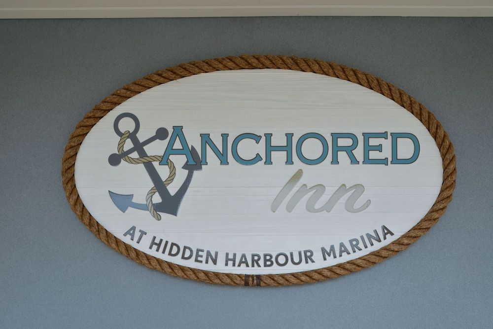 Anchored Inn at Hidden Harbour Marina 2