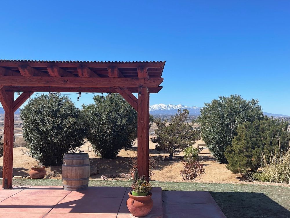 Hilltop Tavern & Inn 3