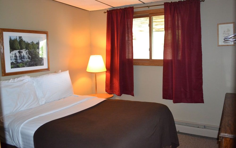 AJ's Lodge and Oven 2