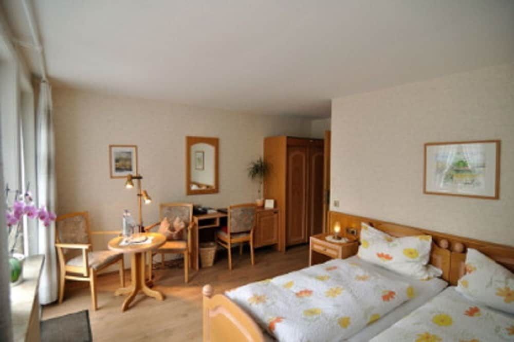 Land-gut-hotel Landhaus Heidehof 3