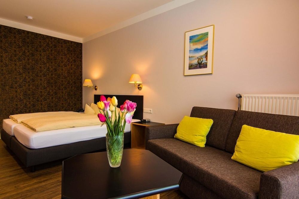 Hotel & Ferienwohnungen SeeschlÔøΩÔøΩchen 3