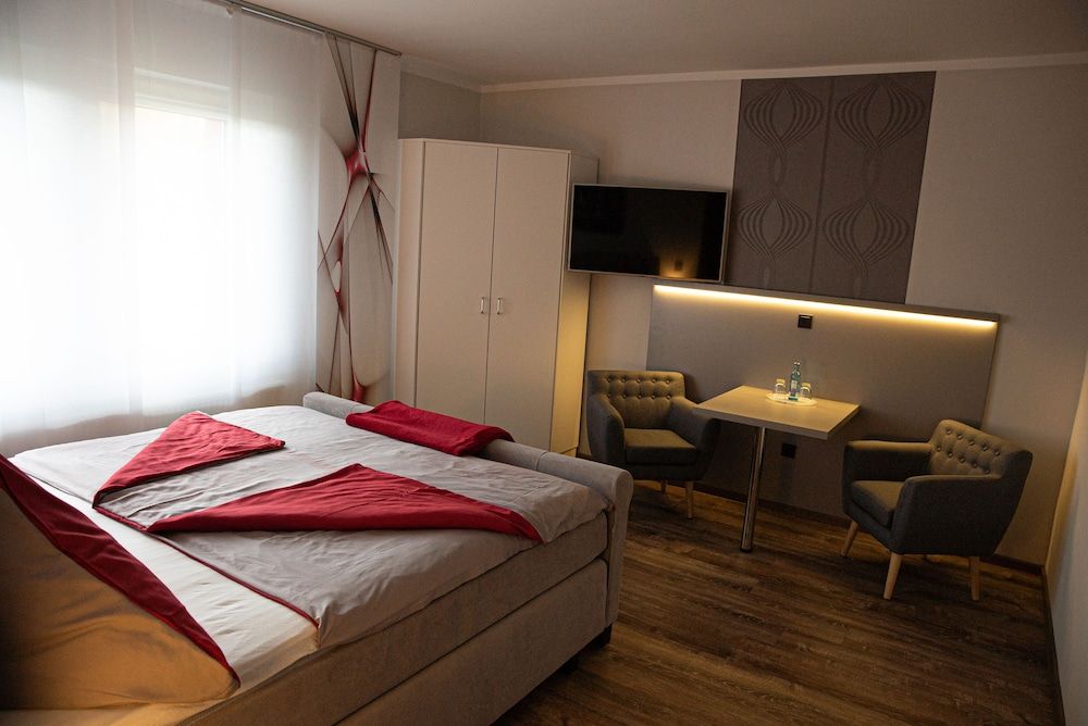 Restaurant & Pension RÔøΩssel - Pub 3