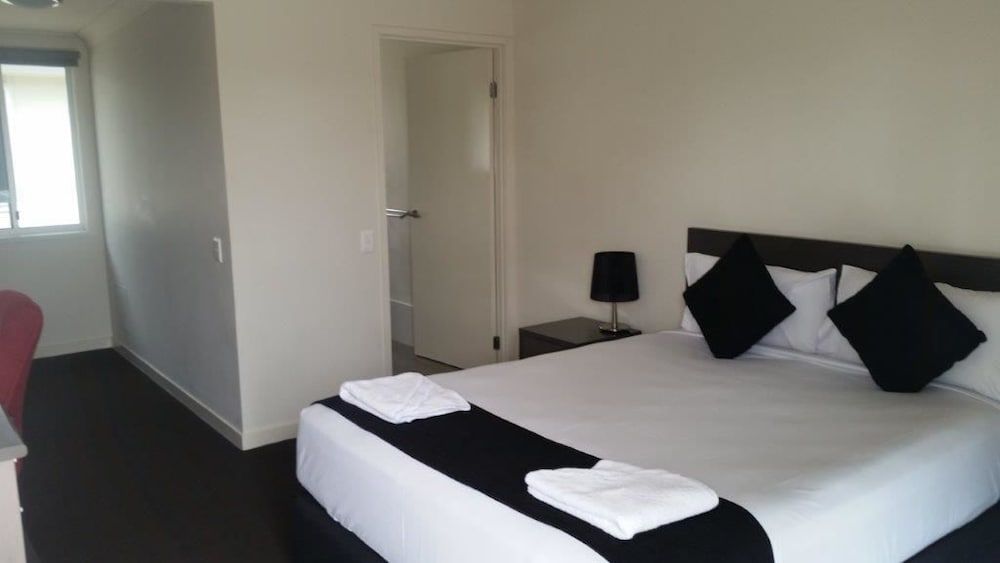 Dooleys Capella Tavern and Motel 3