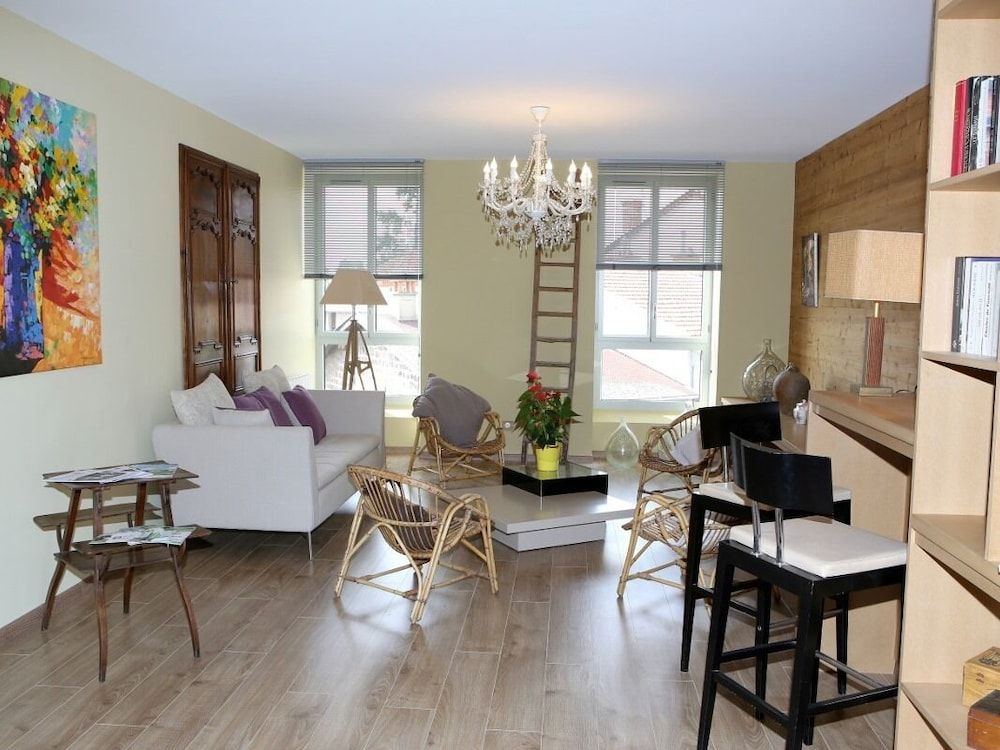 Aux Pierres Magiques -1 estrelas em Saint-Laurent-de-Chamousset