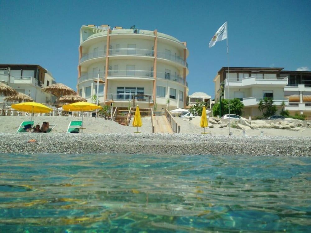 Hotel Il Girasole 3 estrelas em Bova Marina