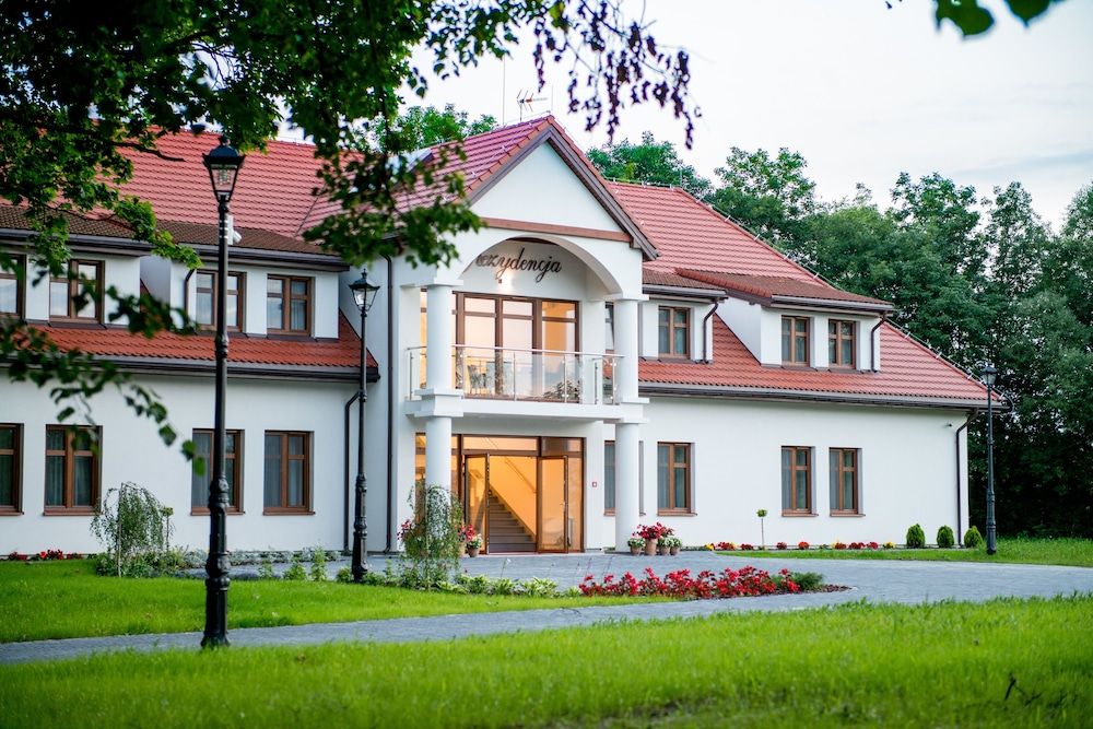 Rezydencja Dwór Polski 4 estrellas en Bełchatów