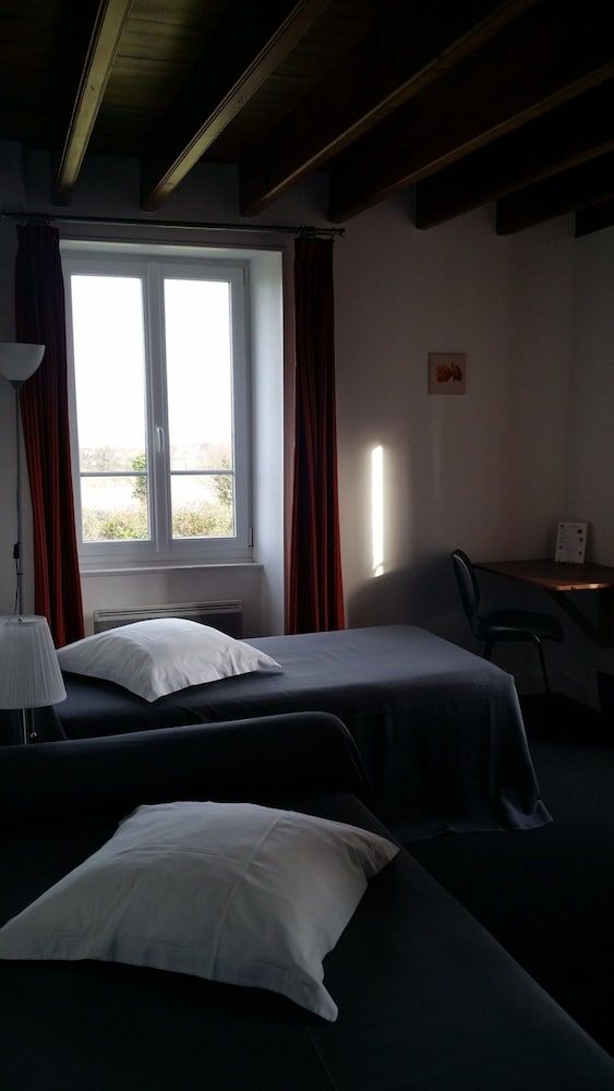 Hôtel La Roche du Marais 3