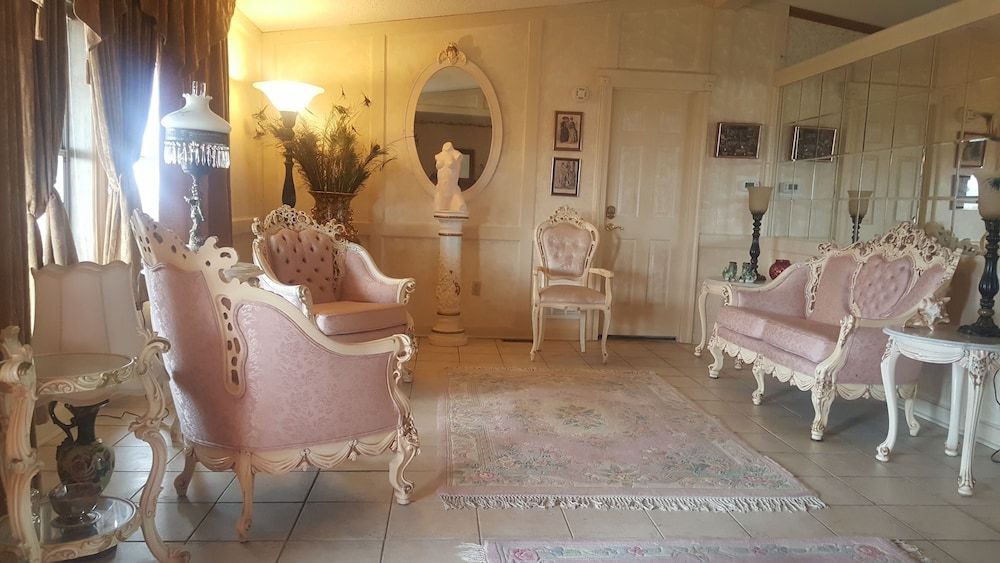 Shady Lady Bed & Breakfast 3