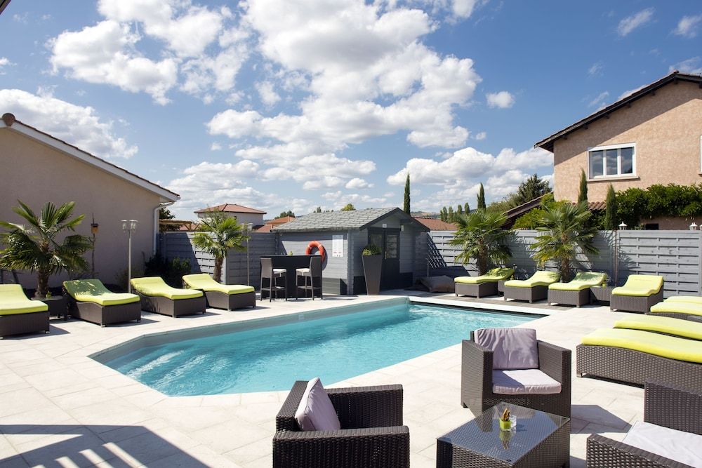 Contact Hôtels Les Pierres Dorées 3 estrelas em Ambérieux d'Azergues