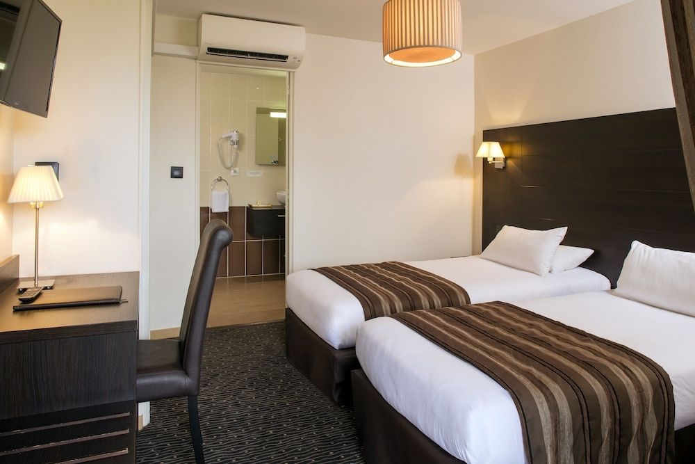 Contact Hôtels Les Pierres Dorées 3