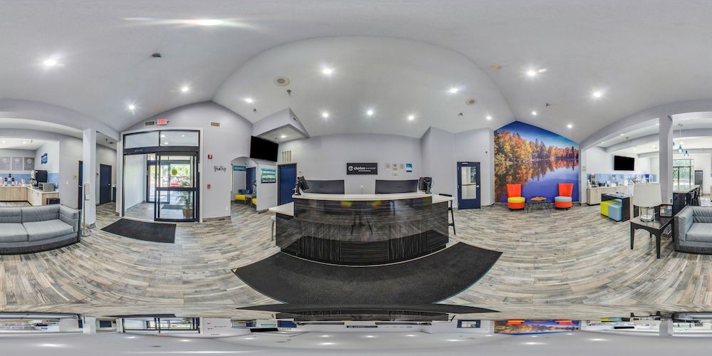 Clarion Pointe on the lake Clarksville-South Hill West 3