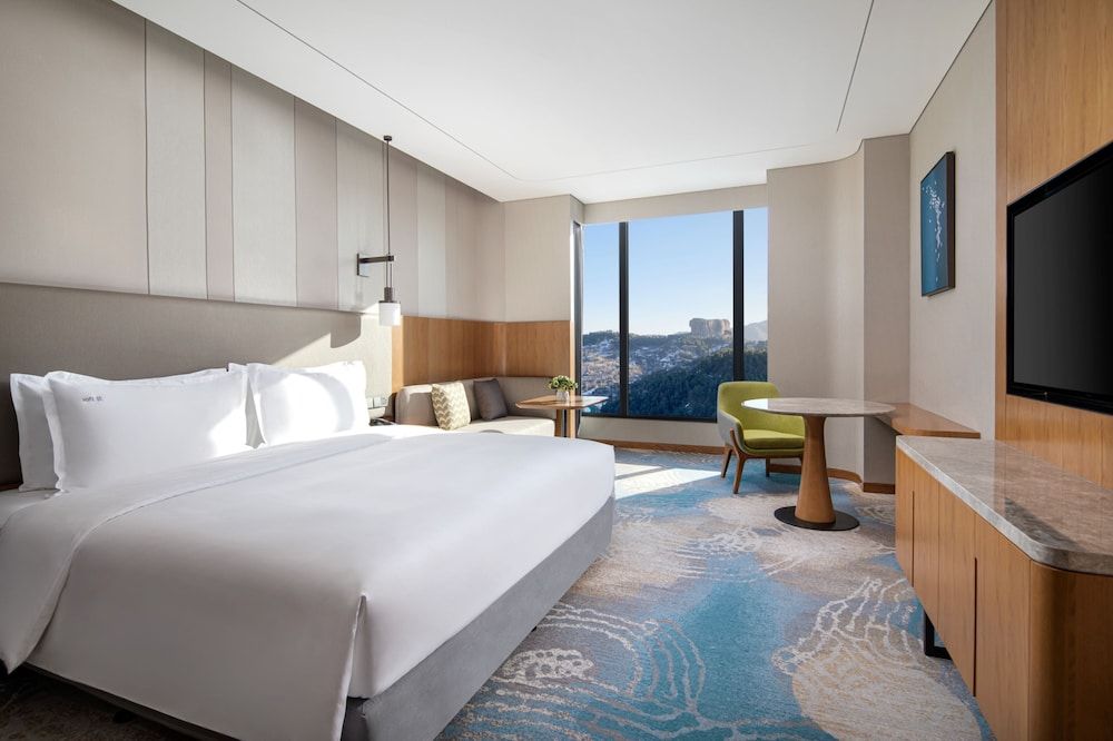 Holiday Inn Chengde Park View 3